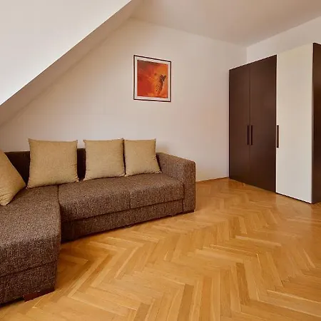 Apartment Ambiente Serviced - Tallerova *