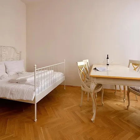 Apartment Ambiente Serviced - Tallerova Bratislava
