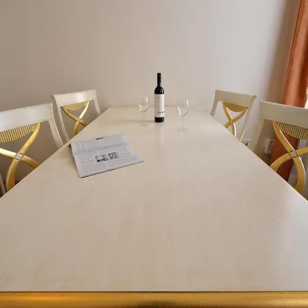 Apartment Ambiente Serviced - Tallerova Bratislava