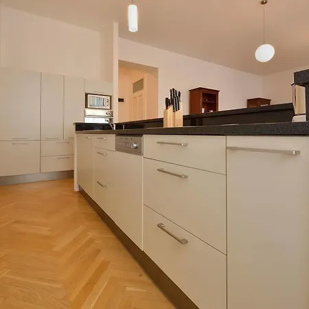 Ambiente Serviced - Tallerova Apartment