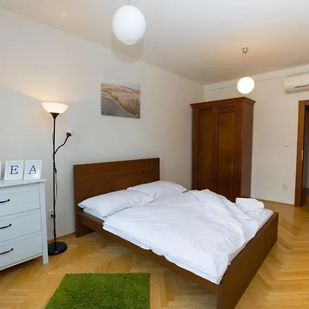 Ambiente Serviced - Tallerova Apartment *